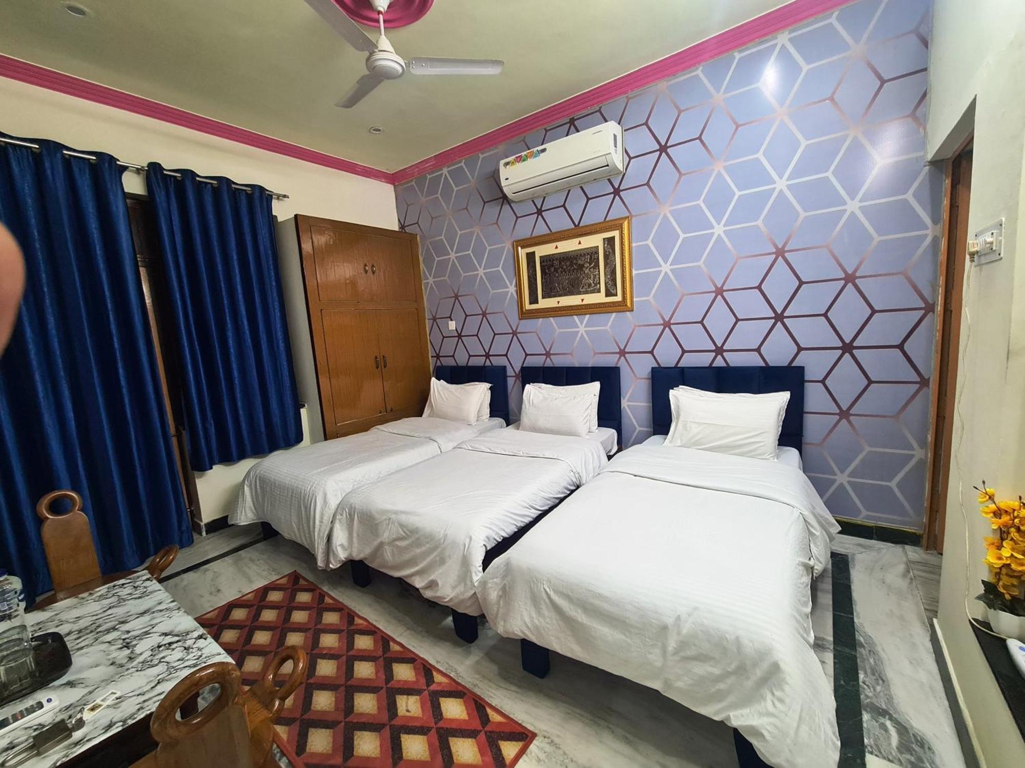 Anukampa Paying Guest House Agra  Exterior photo